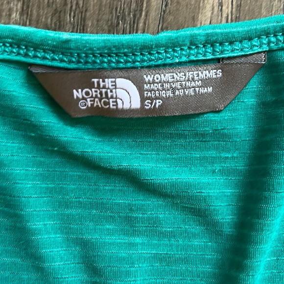 The North Face leggings and top - Picture 3 of 4